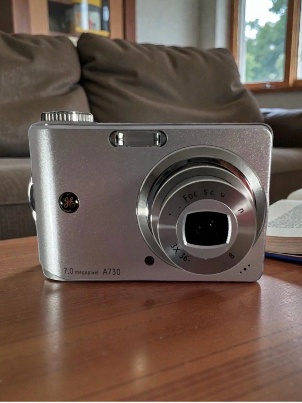 General Electric GE A730 7.0 Megapixel Digital Camera